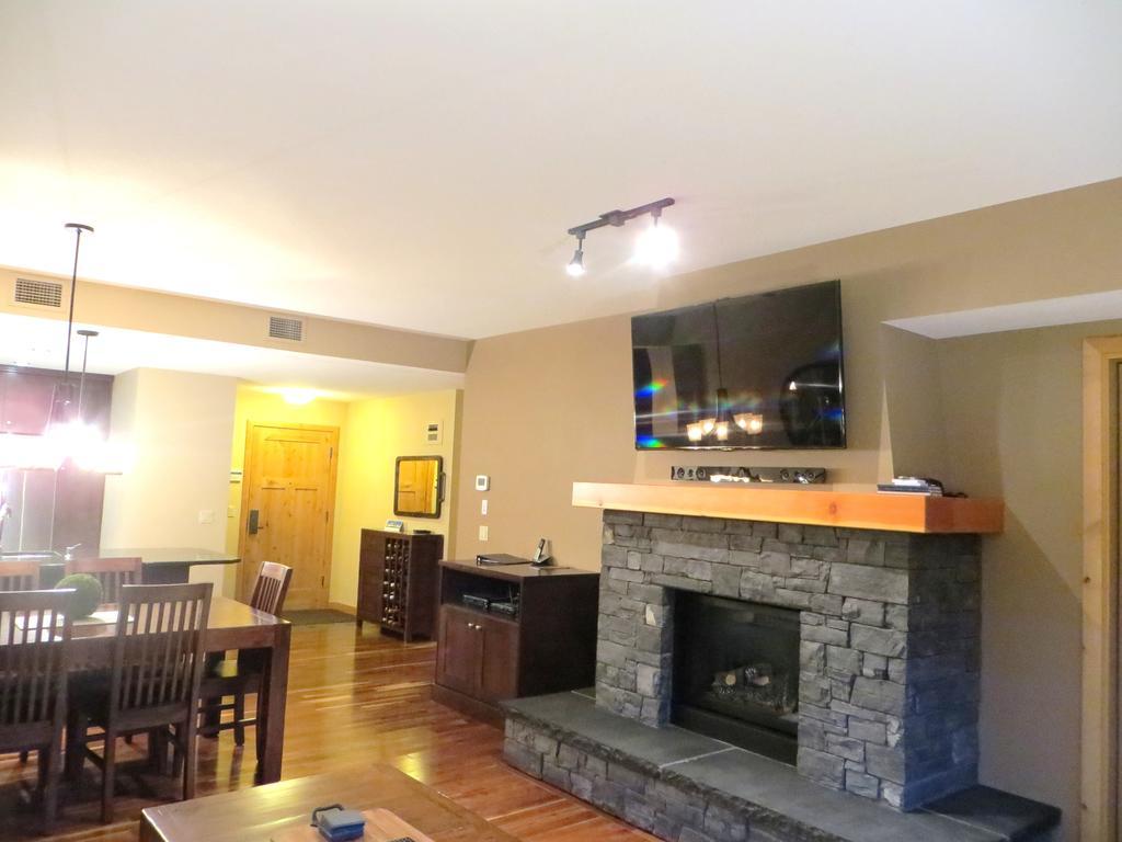 Luxury Canmore Vacations Стая снимка