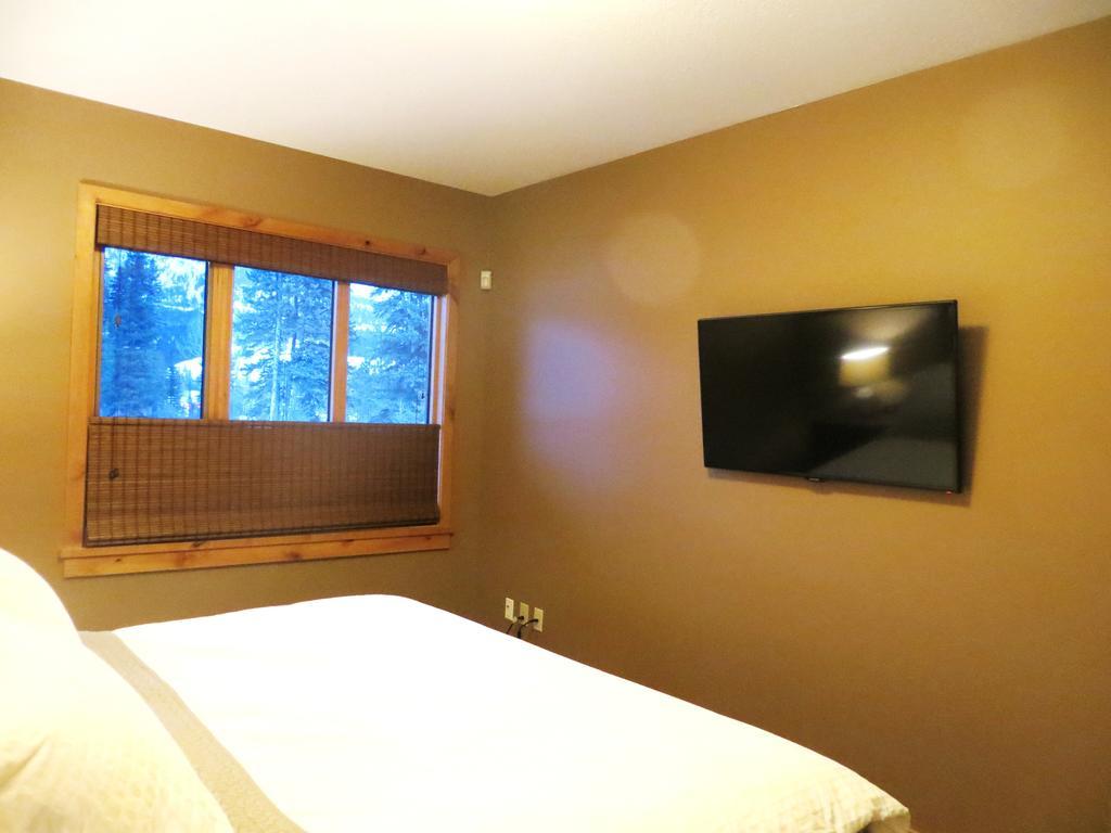 Luxury Canmore Vacations Стая снимка