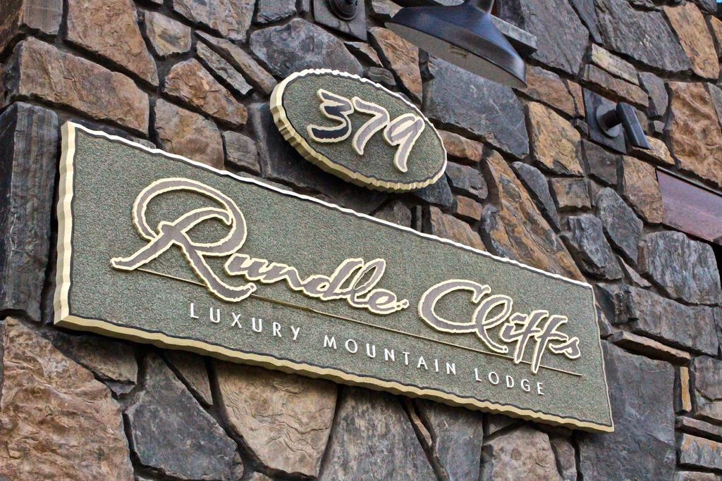 Luxury Canmore Vacations Стая снимка